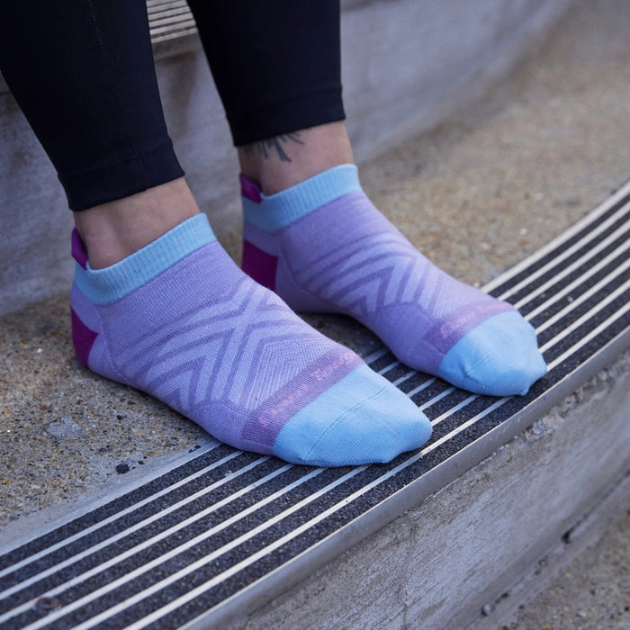 DARN TOUGH RUN NO SHOW TAB ULTRA-LIGHTWEIGHT RUNNING SOCK WOMEN'S Apparel Darn Tough 