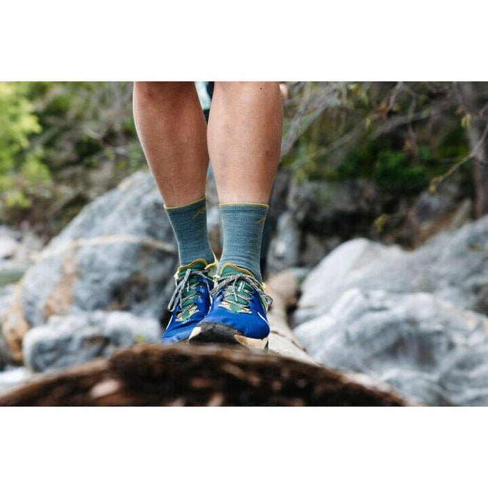 DARN TOUGH LIGHT HIKER MICRO CREW LIGHTWEIGHT HIKING SOCK MEN'S Apparel Darn Tough 